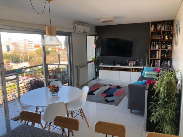 OPORTUNIDAD! CASA EN PH AL FRENTE C/ COCHERA Y JARDIN , HAEDO A 3 CUADRAS DE LA ESTACION