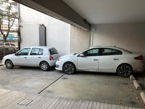 OPORTUNIDAD! CASA EN PH AL FRENTE C/ COCHERA Y JARDIN , HAEDO A 3 CUADRAS DE LA ESTACION