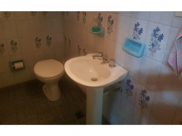 HERMOSO CHALET DE 2 PLANTAS,140 M2, 6 AMB + QUINCHO