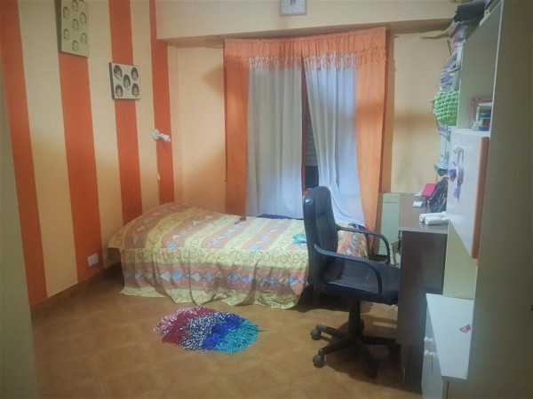 HERMOSO CHALET DE 2 PLANTAS,140 M2, 6 AMB + QUINCHO