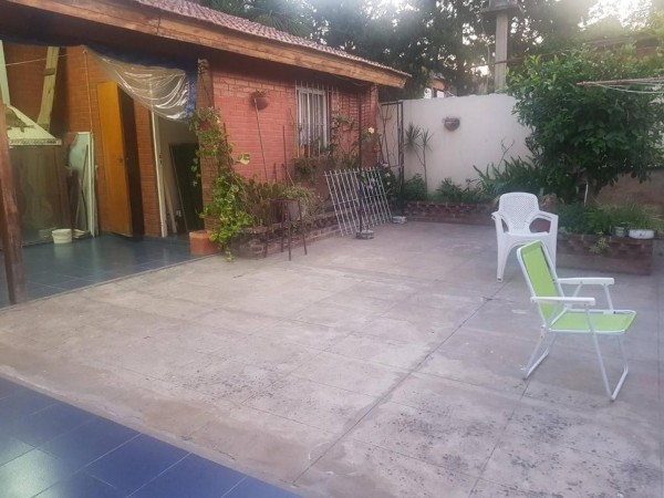 HERMOSO CHALET DE 2 PLANTAS,140 M2, 6 AMB + QUINCHO