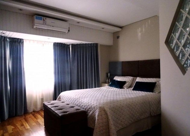 OPORTUNIDAD!!HERMOSO CHALET DISEÑO ESTILO FRANCES DE 6 AMB-2 PLANTAS-PISCINA- 4 COCHERAS- IMPECABLE