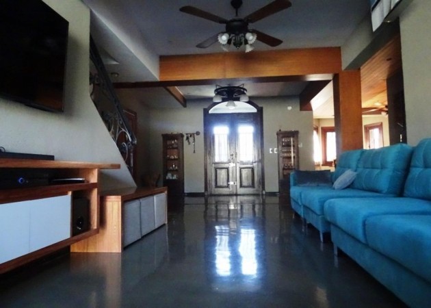 OPORTUNIDAD!!HERMOSO CHALET DISEÑO ESTILO FRANCES DE 6 AMB-2 PLANTAS-PISCINA- 4 COCHERAS- IMPECABLE