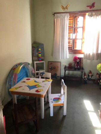 OPORTUNIDAD !! HERMOSO CHALET 5 AMBIENTES EN PADUA SUR, COCHERA DOBLE Y JARDIN