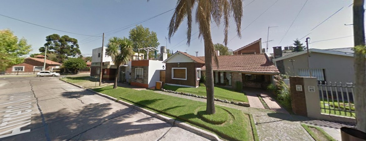 OPORTUNIDAD !! HERMOSO CHALET 5 AMBIENTES EN PADUA SUR, COCHERA DOBLE Y JARDIN