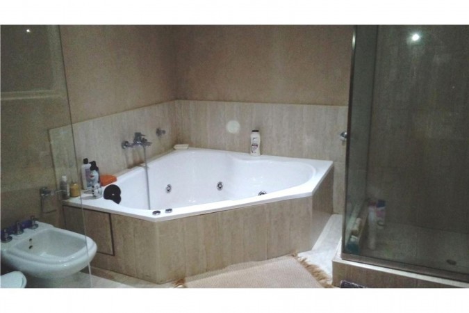 OPORT UNICA!!CASAQUINTA A ESTRENAR 6 AMB.EST.MINIMALISTA, PISCINA QUINCHO+DEPTO A 1 CDRA DE M.FIERRO