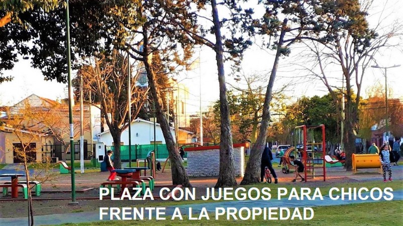 OPORTUNIDAD! HERMOSO PH A NUEVO, 4 AMB,PATIO,PARRILLA,COCHERA X2, FRTE A PLAZA, 1CUADRA JM.PAZ