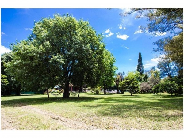 OPORTUNIDAD!LOTE EN EL CORAZON DE LELOIR, 1500M2 CON CASA DE 70M2 AMPLIABLE A 160M2 X USD 60.000 MAS