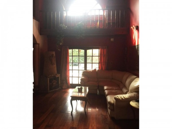 EXC. CASAQUINTA EN P. LELOIR 220M2 CON 1400M2 DE TERRENO,PISCINA DE 14 X 7MTS A 1 CDRA DE M.FIERRO