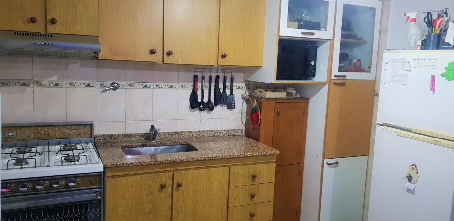 OPORTUNIDAD!!HERMOSO DÚPLEX DE 4 AMB 100M2, 2 PLANTAS,GARAGE, PATIO Y PARRILLA EN CONDOMINIO PRIVADO