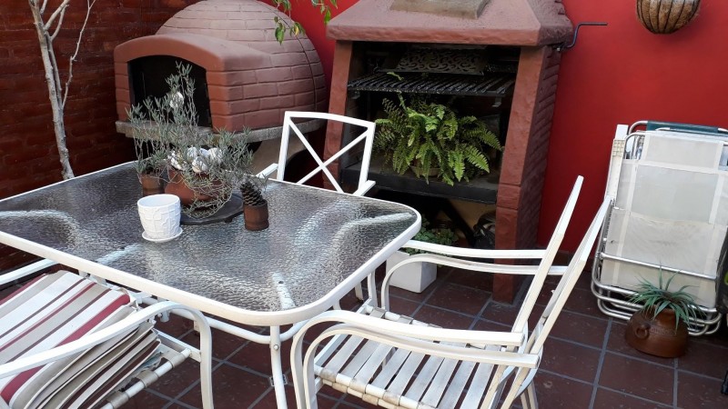 HERMOSO DUPLEX CASI A ESTRENAR EN V.LUZURIAGA,2PTAS,3 AMB.+ OFFICE,PATIO C/PARRILLA,COCHERA,CHICHE!!