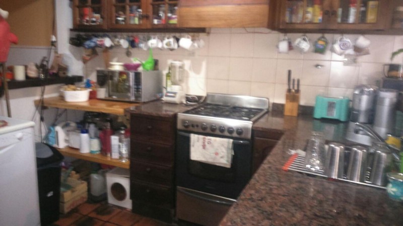 EXC.CHALET DE 9 AMB.2 PLANTAS,PISCINA,PARQUE,A 2 CDS DE CTRO COM.CASTELAR STA ROSA,APTO 2 FAMILIAS!!