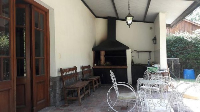 OPORTUNIDAD UNICA! HERMOSA CASA QUINTA EN PARQUE LELOIR - EXCELENTE UBICACION