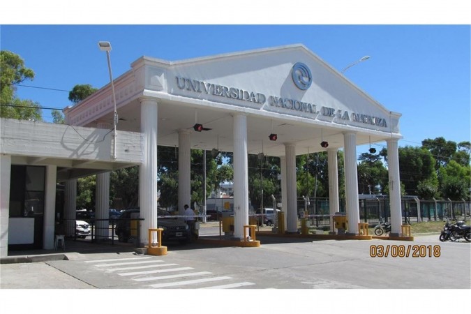 OPORTUNIDAD! 3 LOTES EN EXCELENTE UBICACION!