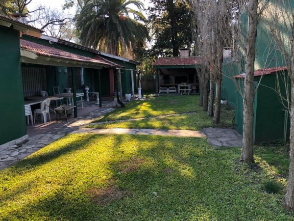 CASAQUINTA C/PISCINA EN PQUE LELOIR A 2 CDS DE M. FIERRO,1100M2 CON 320M2 CUB. ESPECTACULAR OPORTUNIDAD!!