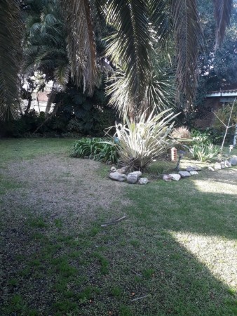 OPORTUNIDAD!! HERMOSA CASA TIPO QUINTA EN PADUA SUR +DEPTO+QUINCHO+OFICINA,SOBRE 2LOTES,24 X 37 MTS