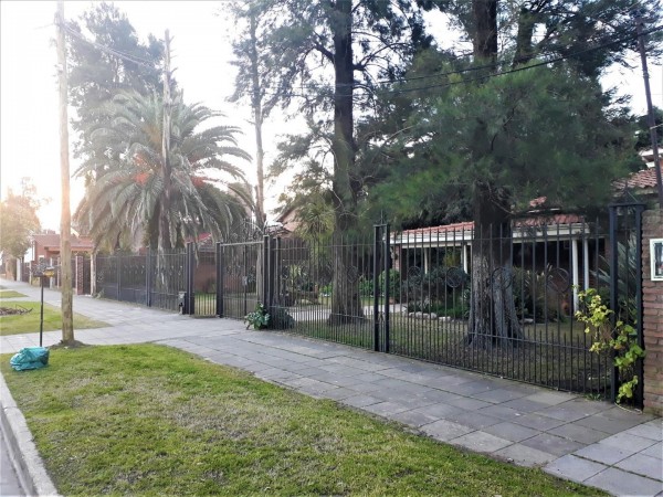 OPORTUNIDAD!! HERMOSA CASA TIPO QUINTA EN PADUA SUR +DEPTO+QUINCHO+OFICINA,SOBRE 2LOTES,24 X 37 MTS