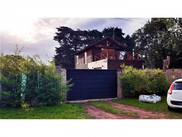 HERMOSA CASAQUINTA ESTILO CABAÑA A ESTRENAR! DISEÑO Y ESTILO,PISCINA DECK, LOTE 800M2, ZONA QUINTAS