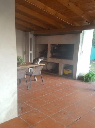 OPORTUNIDAD!! HERMOSA CASA QUINTA 5 AMB. MORENO