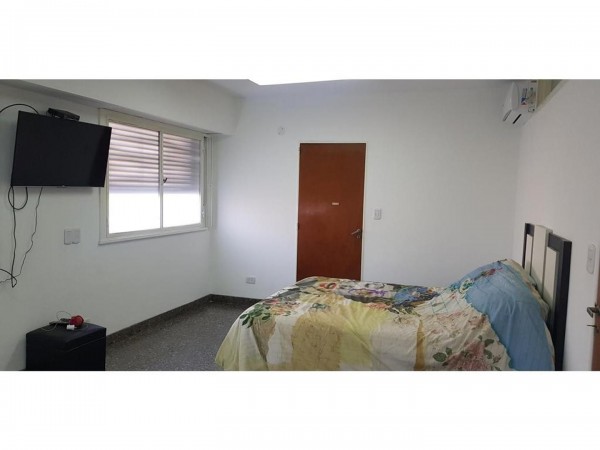 OPORTUNIDAD!!! HERMOSA CASA EN HAEDO 220M2, 2PTS,GRAN PARQUE,COCHERA,LOTE 10X38,OPCION 100M2 MAS