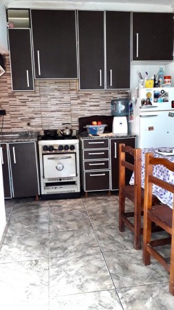 OPORTUNIDAD!! EXC. PH 3 AMBIENTES + PATIO, LOTE DE 100m2 EN VILLA SANTOS TESEI, HURLINGHAM