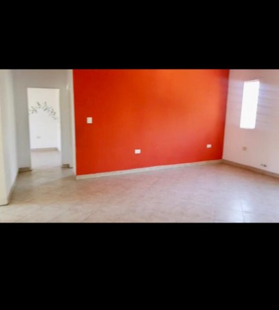 INMEJORABLE OPORTUNIDAD EN MORENO CENTRO!! CASA IDEAL PARA DOS FAMILIAS, PISCINA, COCHERA