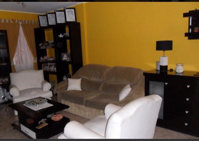 OPORTUNIDAD!! EXCELENTE DUPLEX EN BARRIO POLICIAL DE SAN ANTONIO DE PADUA, 130 M2, 5 AMBIENTES, QUINCHO + PATIO!!