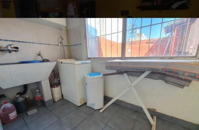 OPORTUNIDAD!! EXCELENTE DUPLEX EN BARRIO POLICIAL DE SAN ANTONIO DE PADUA, 130 M2, 5 AMBIENTES, QUINCHO + PATIO!!