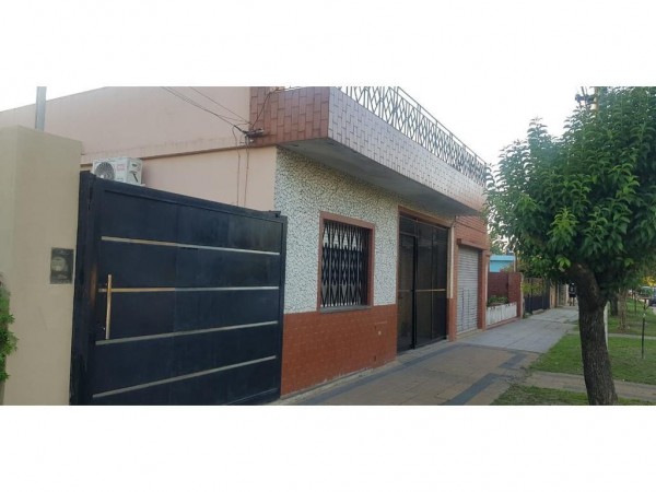  EXCELENTE OPORTUNIDAD EN MERLO NORTE!! CHARLET REMODELADO SOBRE LOTE DE 10X20