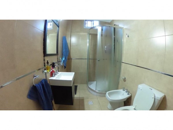  EXCELENTE OPORTUNIDAD EN MERLO NORTE!! CHARLET REMODELADO SOBRE LOTE DE 10X20