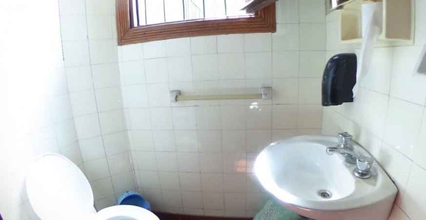 OPORTUNIDAD IMPERDIBLE!! ZONA CENTRO/ SAN TELMO, IDEAL INVERSORES, PISO COMPLETO APTO PROFESIONAL  196 M2, 7 AMBIENTES AMPLIOS, 2 BAÑOS, COCINA COMEDOR, DESPENSA, TERRAZA, BAULERA 