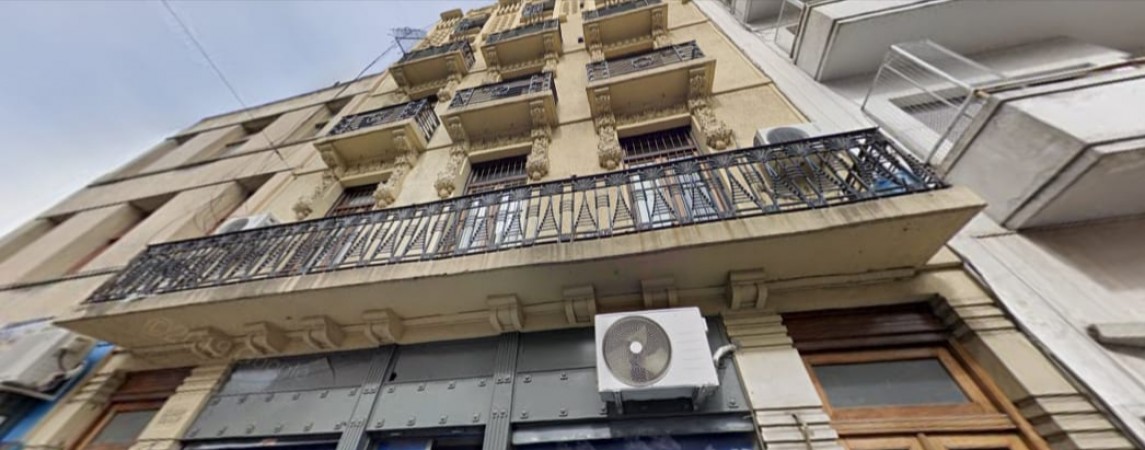 OPORTUNIDAD IMPERDIBLE!! ZONA CENTRO/ SAN TELMO, IDEAL INVERSORES, PISO COMPLETO APTO PROFESIONAL  196 M2, 7 AMBIENTES AMPLIOS, 2 BAÑOS, COCINA COMEDOR, DESPENSA, TERRAZA, BAULERA 