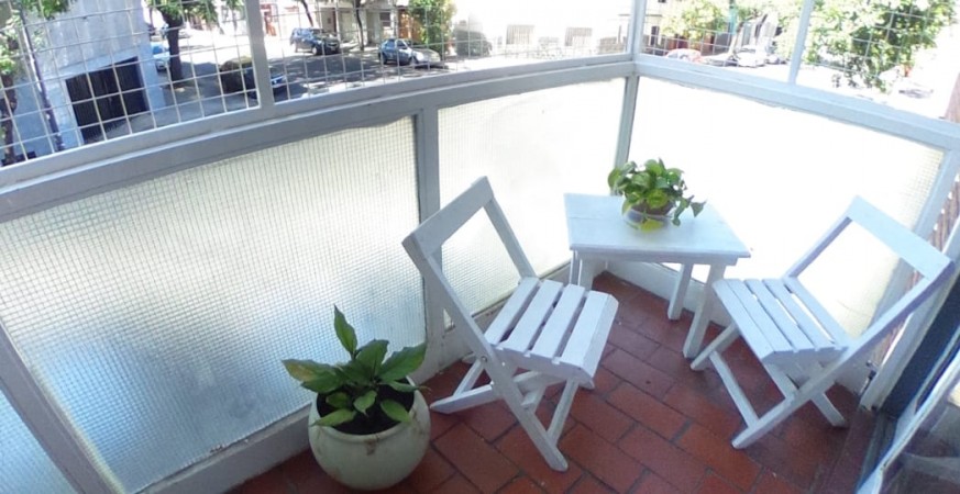 OPORTUNIDAD!!  IMPECABLE DEPARTAMENTO EN BOEDO 4 AMB, 90 m2 Y BALCÓN CON VISTA AL FRENTE