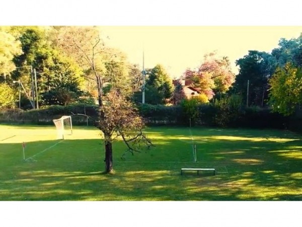 EXCELENTE OPORTUNIDAD!! CASA SOBRE LOTE DE 1500M2 PARQUIZADO EN EL CORAZON DE PARQUE LELOIR!!