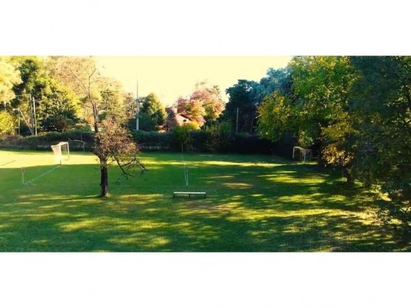 EXCELENTE OPORTUNIDAD!! CASA DE 140M2 SOBRE LOTE DE 1500M2 PARQUIZADO EN EL CORAZON DE PARQUE LELOIR!!