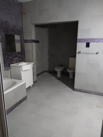 OPORTUNIDAD!! DUPLEX DE 5 AMB.Y DEPTO A ESTRENAR DE 3 AMB. IDEAL 2 FAMILIAS! SOBRE LOTE PROPIO