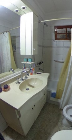  DUPLEX EN DEVOTO DE 2 PLANTAS, 3 A 4 AMB.CON TERRAZA C PARRILLA, PATIO Y COCHERA, 110M2