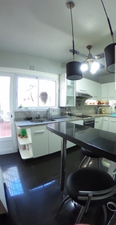  DUPLEX EN DEVOTO DE 2 PLANTAS, 3 A 4 AMB.CON TERRAZA C PARRILLA, PATIO Y COCHERA, 110M2