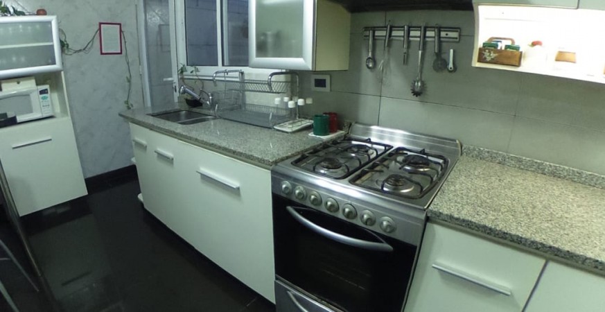 DUPLEX EN DEVOTO DE 2 PLANTAS, 3 A 4 AMB.CON TERRAZA C PARRILLA, PATIO Y COCHERA, 110M2. OPORTUNIDAD HOY!!