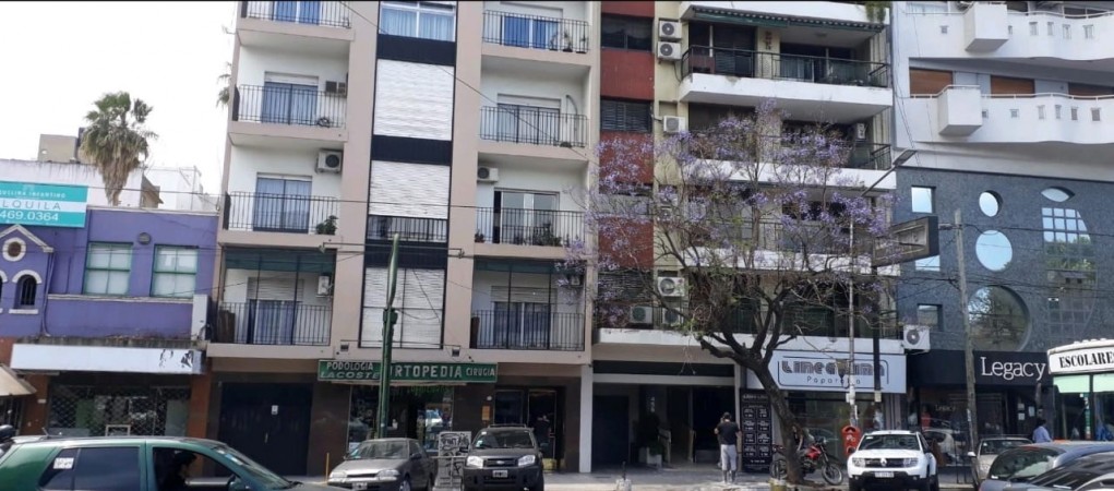 OPORTUNIDAD!! EXC.DEPARTAMENTO SOBRE AV. DE MAYO