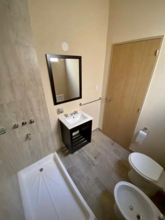 OPORTUNIDAD!!EXC.DEPTO 2 AMB.GDES C/ OPCION A 3,AV.CASEROS Y JUJUY, A LA VUELTA D LAMATERNIDAD SARDÁ