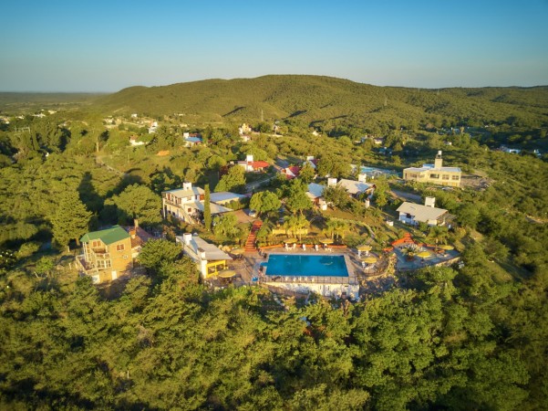 OPORTUNIDAD!! EXCELENTE COMPLEJO DE CABAÑAS EN CÓRDOBA