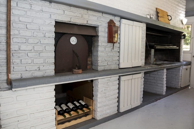 CASA QUINTA EN EL CORAZON DE PQUE.LELOIR LOTE 2.000M2, CASA 200M2, PISCINA DE 20MTS EN  OPORTUNIDAD