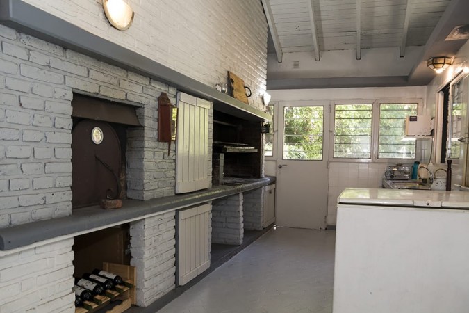 CASA QUINTA EN EL CORAZON DE PQUE.LELOIR LOTE 2.000M2, CASA 200M2, PISCINA DE 20MTS EN  OPORTUNIDAD