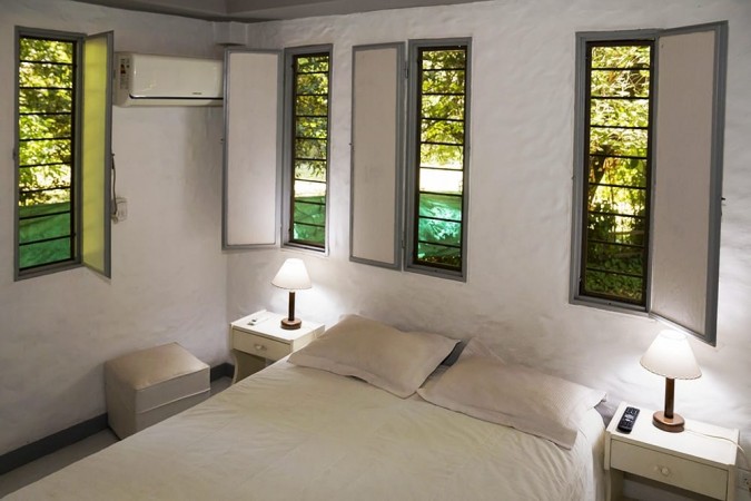 CASA QUINTA EN EL CORAZON DE PQUE.LELOIR LOTE 2.000M2, CASA 200M2, PISCINA DE 20MTS EN  OPORTUNIDAD