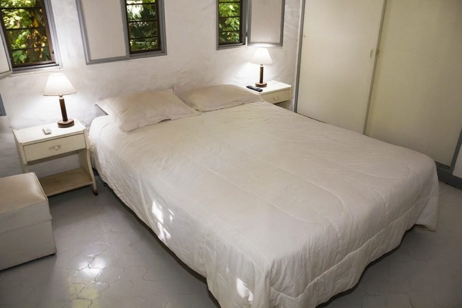 CASA QUINTA EN EL CORAZON DE PQUE.LELOIR LOTE 2.000M2, CASA 200M2, PISCINA DE 20MTS EN  OPORTUNIDAD