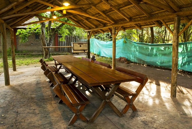 CASA QUINTA EN EL CORAZON DE PQUE.LELOIR LOTE 2.000M2, CASA 200M2, PISCINA DE 20MTS EN  OPORTUNIDAD