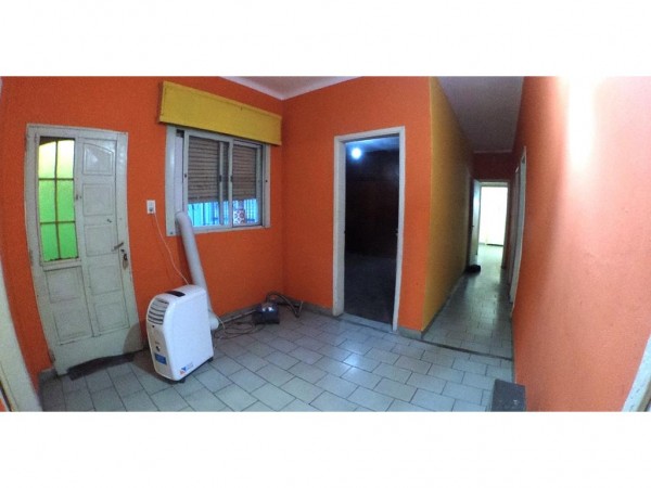 CASA 7 AMB CASTELAR CTRO 2 PTAS 240M2 LOTE 40 X 8,66, 7 AMB+GARAGE+JARDIN 20MTS*APTA EMPREND