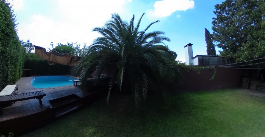 VENTA CHALET SAN ANTONIO DE PADUA  6 AMB  2 PTS TODO A NUEVO, GARAGE DOBLE, PISCINA DE 11X6 S/ LOTE DE 53 MTS DE FONDO