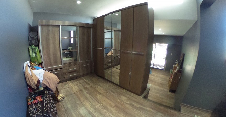 VENTA CHALET SAN ANTONIO DE PADUA  6 AMB  2 PTS TODO A NUEVO, GARAGE DOBLE, PISCINA DE 11X6 S/ LOTE DE 53 MTS DE FONDO